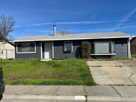 2363 Vía Cedro in Oroville, CA - Building Photo