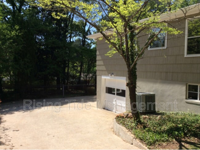 533 Zinnia Ln in Birmingham, AL - Building Photo - Building Photo