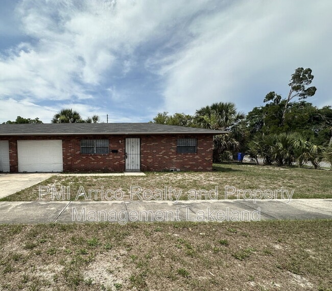 property at 303 W Myrtle St