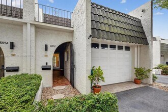 8896 SW 62nd Terrace in Miami, FL - Building Photo - Building Photo