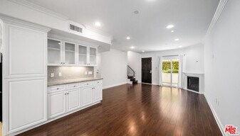 1529 S Beverly Dr in Los Angeles, CA - Building Photo