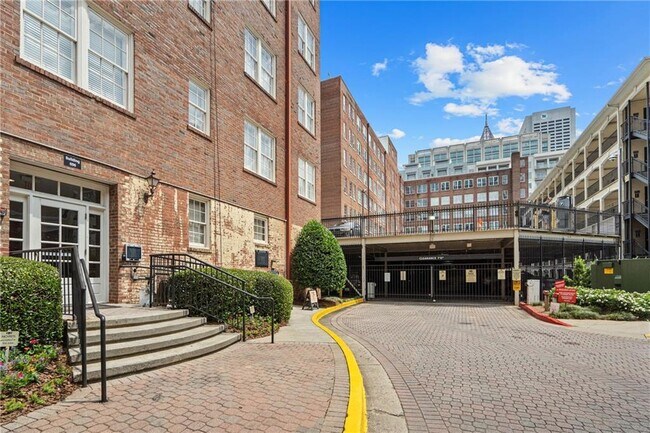 800 Peachtree St NE in Atlanta, GA - Building Photo - Building Photo