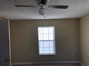 300 Houston St in Wolfe City, TX - Building Photo - Building Photo