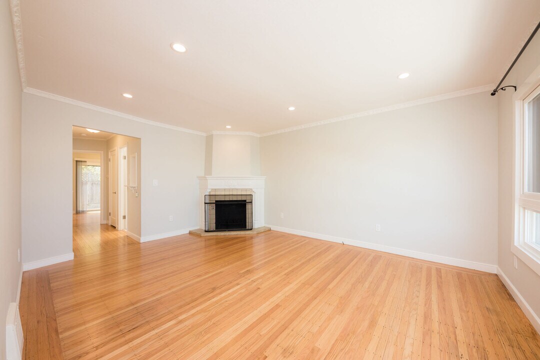 80 Alpha St in San Francisco, CA - Building Photo