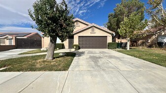 3357 E Ave K4 in Lancaster, CA - Building Photo