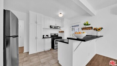 12808 Matteson Ave in Los Angeles, CA - Building Photo - Building Photo