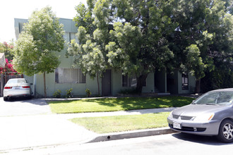 10934 Hesby St in North Hollywood, CA - Building Photo - Building Photo