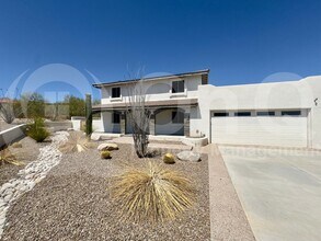 3700 N San Sebastián Dr in Tucson, AZ - Building Photo - Building Photo
