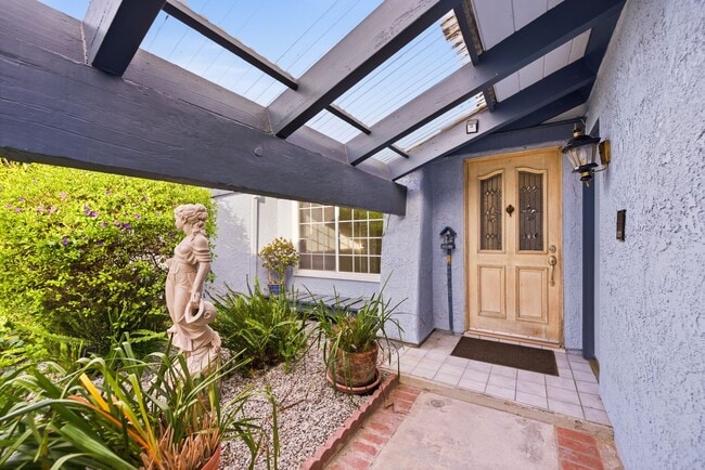 1724 Eagle Peak Ave in Simi Valley, CA - Building Photo - Building Photo