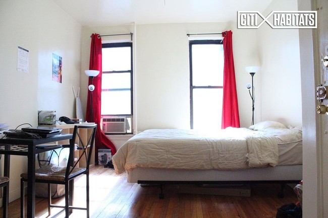 444 W 49th St-Unit -3A in New York, NY - Building Photo - Building Photo