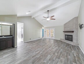 2304 Colleen Dr in Pearland, TX - Building Photo - Building Photo