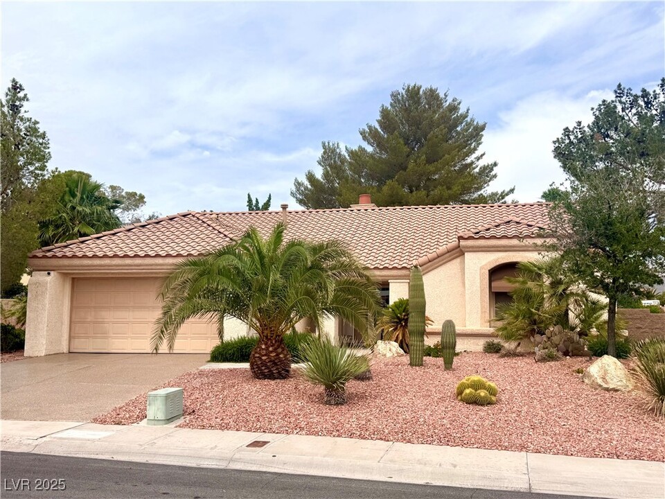 9053 Firebird Dr in Las Vegas, NV - Foto de edificio