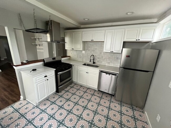 property at 1447 Mt Vernon Ave
