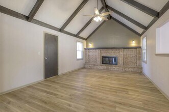 6914 N Madison Ave in Kansas City, MO - Building Photo - Building Photo