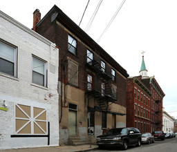 1308 Clay St in Cincinnati, OH - Foto de edificio - Building Photo