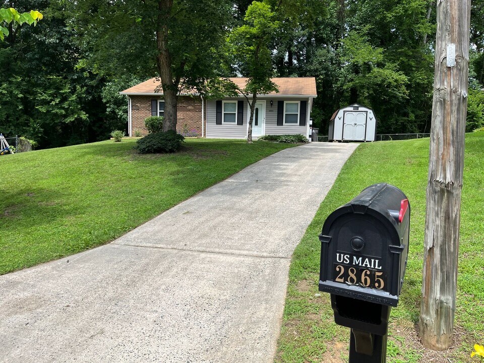 2865 Aztec Ct in Winston-Salem, NC - Building Photo
