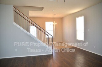 218 Baldwin St in Hutto, TX - Building Photo - Building Photo