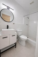 1942 Funston St in Hollywood, FL - Building Photo - Building Photo