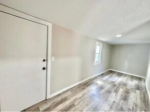 2317 Lyon St in Des Moines, IA - Building Photo - Building Photo