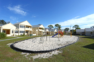 Sanders Pines in Immokalee, FL - Foto de edificio - Building Photo