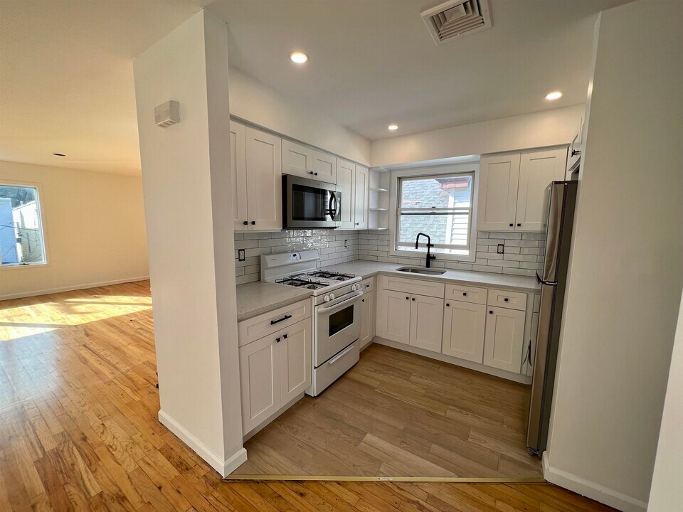 640 38th St in Union City, NJ - Building Photo