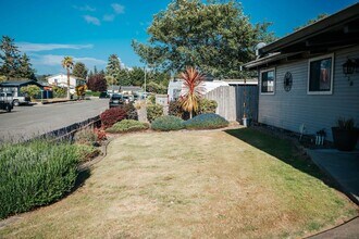1238 Fernwood Dr in Mckinleyville, CA - Building Photo - Building Photo