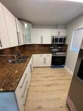 7745 SW 86th St in Miami, FL - Building Photo - Building Photo