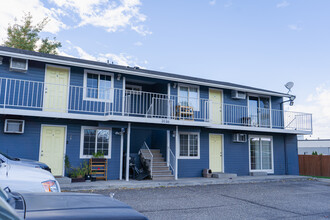 24 S Quay St. in Kennewick, WA - Building Photo - Building Photo