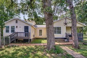 902 Travis Ave in Alvarado, TX - Building Photo