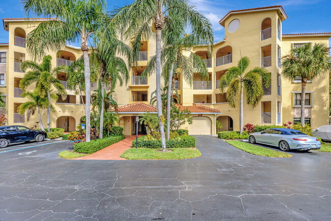 300 Uno Lago Dr in North Palm Beach, FL - Building Photo - Building Photo