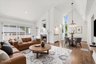 31505 Lindero Canyon Rd in Westlake Village, CA - Building Photo