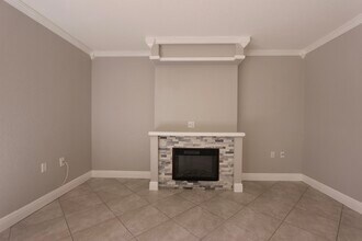 606 6th Ct in Palm Beach Gardens, FL - Foto de edificio - Building Photo