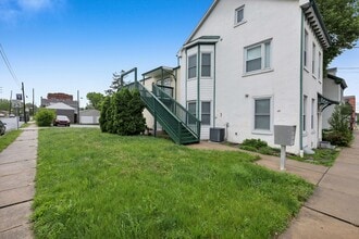 106 N Main St in Topton, PA - Building Photo - Building Photo