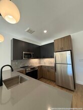 199 Gardner St in Boston, MA - Foto de edificio - Building Photo