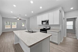 16886 Pandora Wy in Porter, TX - Building Photo - Building Photo