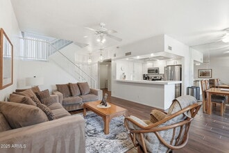 9705 E Mountain View Rd in Scottsdale, AZ - Building Photo - Building Photo