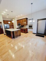 4786 S Holland Ave in Springfield, MO - Building Photo