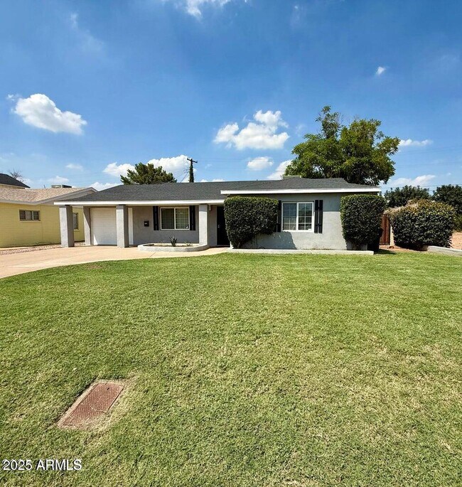 property at 3822 E Monterosa St
