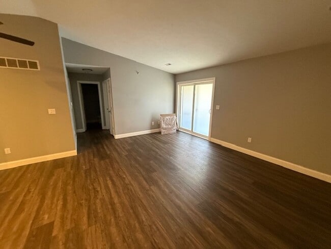102-116 Goldenrod Dr