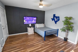 7813 Detroit St in Houston, TX - Building Photo - Building Photo