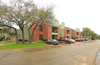 Wind River Crossing in Austin, TX - Foto de edificio - Building Photo