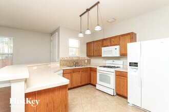 946 Riviera Point Dr in Rockledge, FL - Building Photo - Building Photo