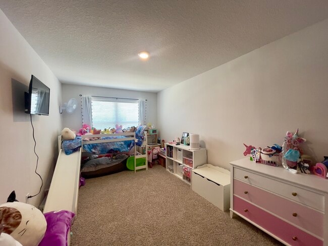 6725 Sarah Ann Way in Laurel Hill, FL - Building Photo - Building Photo