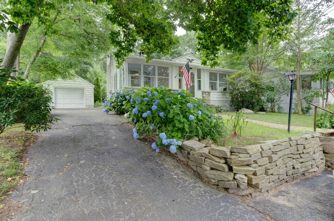 property at 285 Deepwood Dr