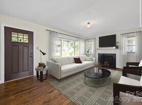216 Sylvania Ave in Charlotte, NC - Building Photo