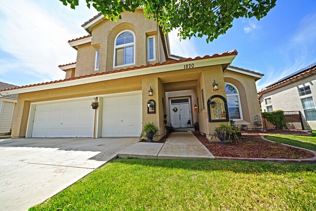 property at 1820 Dawnridge Ct