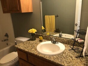 1408 Forrest Ridge Way in Yukon, OK - Building Photo - Building Photo