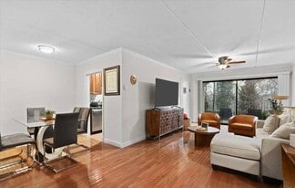 130 Colonial Pkwy in Yonkers, NY - Building Photo