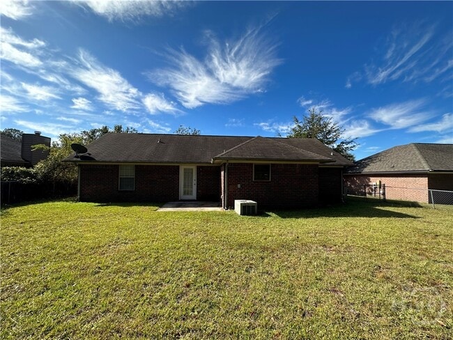 906 Willowbrook Dr in Hinesville, GA - Building Photo - Building Photo