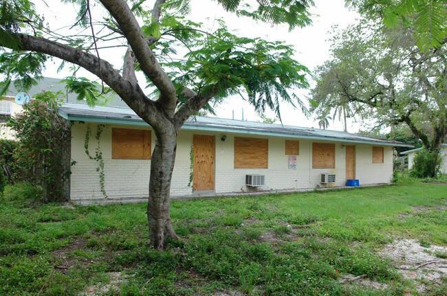 210-212 SW 9th Ave in Fort Lauderdale, FL - Building Photo - Building Photo